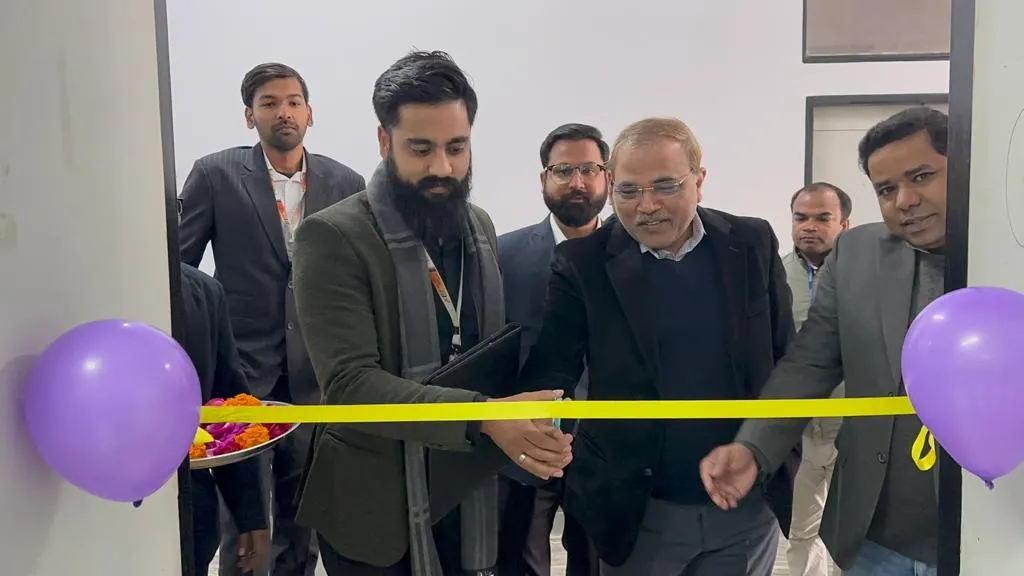 The SSS India and Bansal Institute teams at the ribbon cutting ceremony