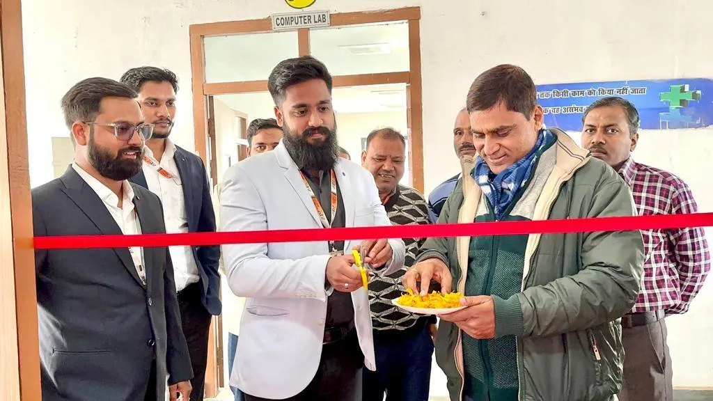 The SSS India team with BSSITM Director Dr. Dhirendra Kumar at the ribbon cutting ceremony