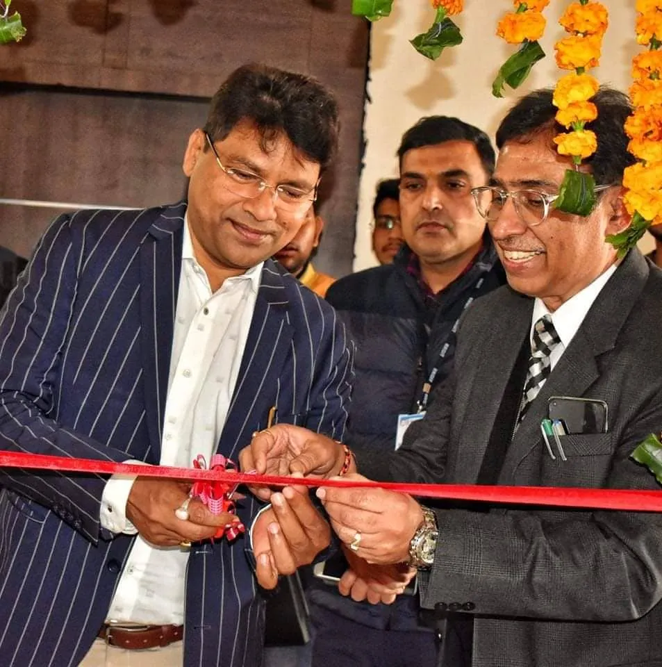 SSS India managers with RKGIT Director Dr. B. C Sharma at the lab ribbon cutting